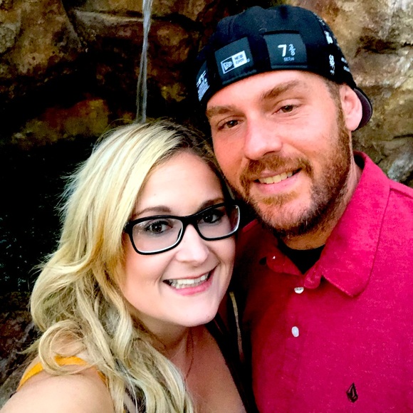 Meet your Posher, Rachel - Picture 1 of 2